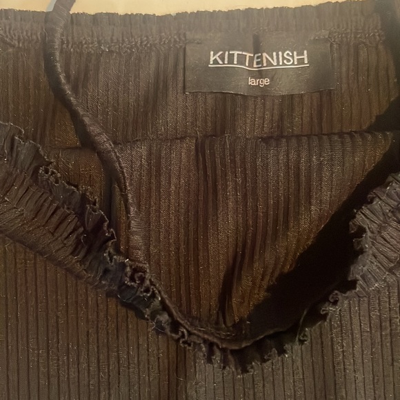 Black kittenish ruffle top bodysuit size large. - Picture 2 of 2